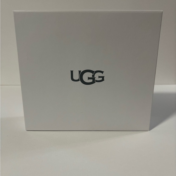 UGG Shoe Care Kit - Black and White - Picture 3 of 3